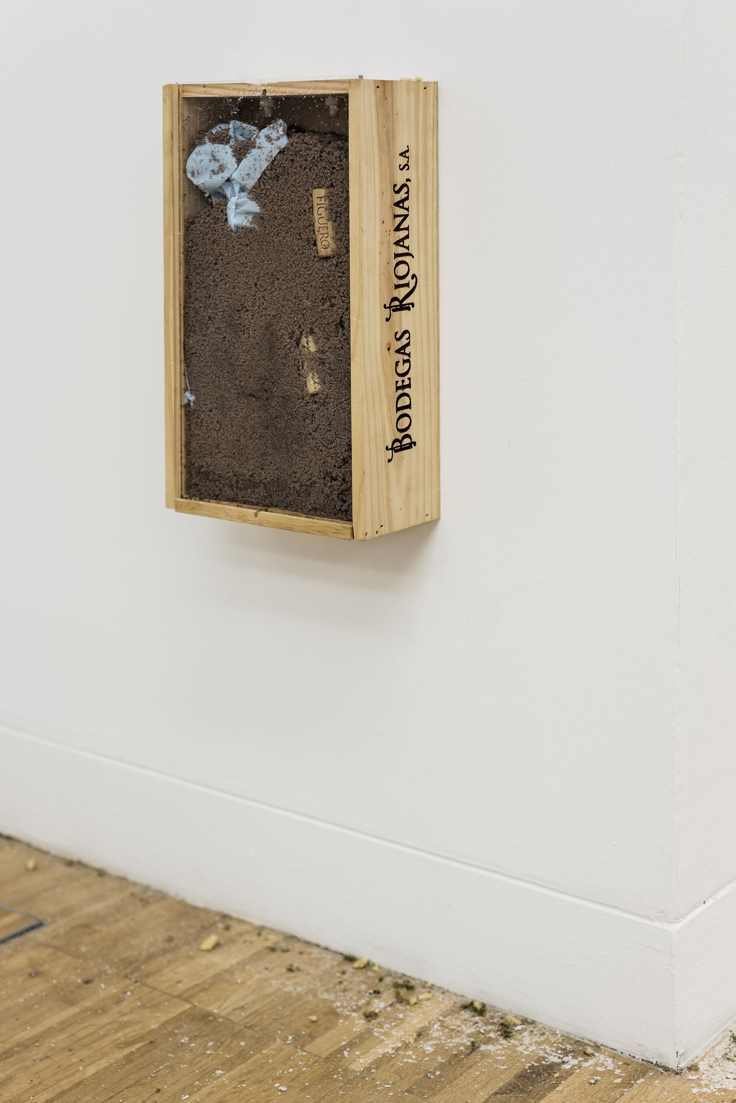 Bad Weather for Mechanical Habits, Good Weather for Drunks (feedback, 2/2), 2016 Wood box, 2 liters of wine, 2 cork stoppers, sodium polyacrylate (artificial sn